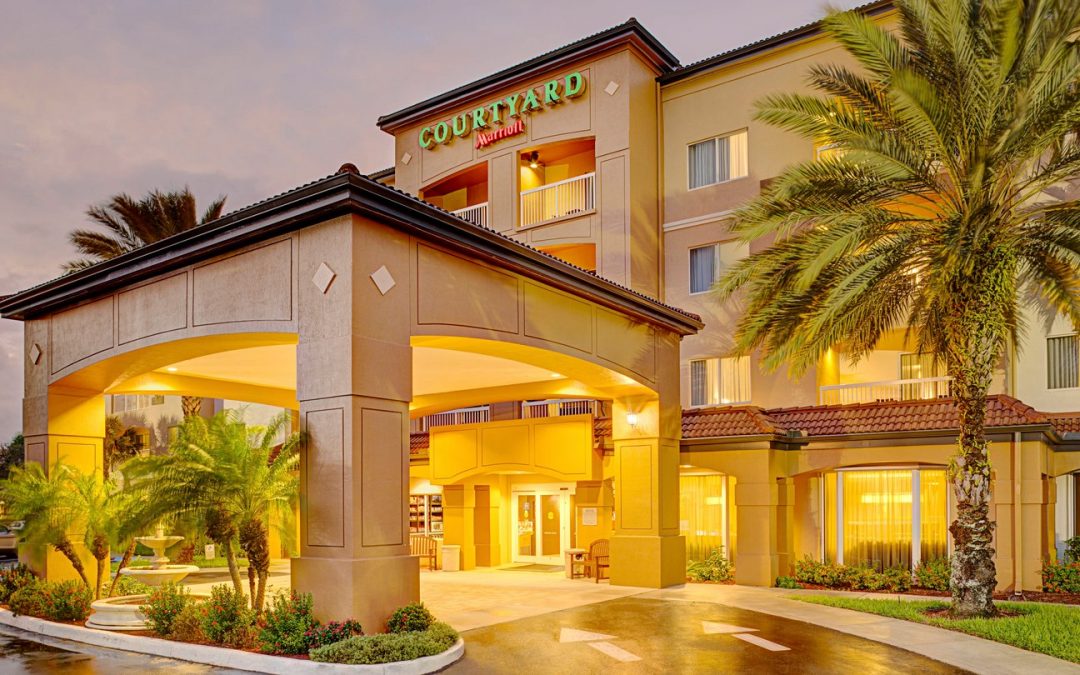 Courtyard By Marriott Airport