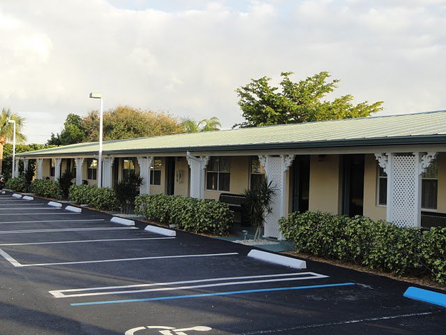 Tequesta Palms Inn Motel